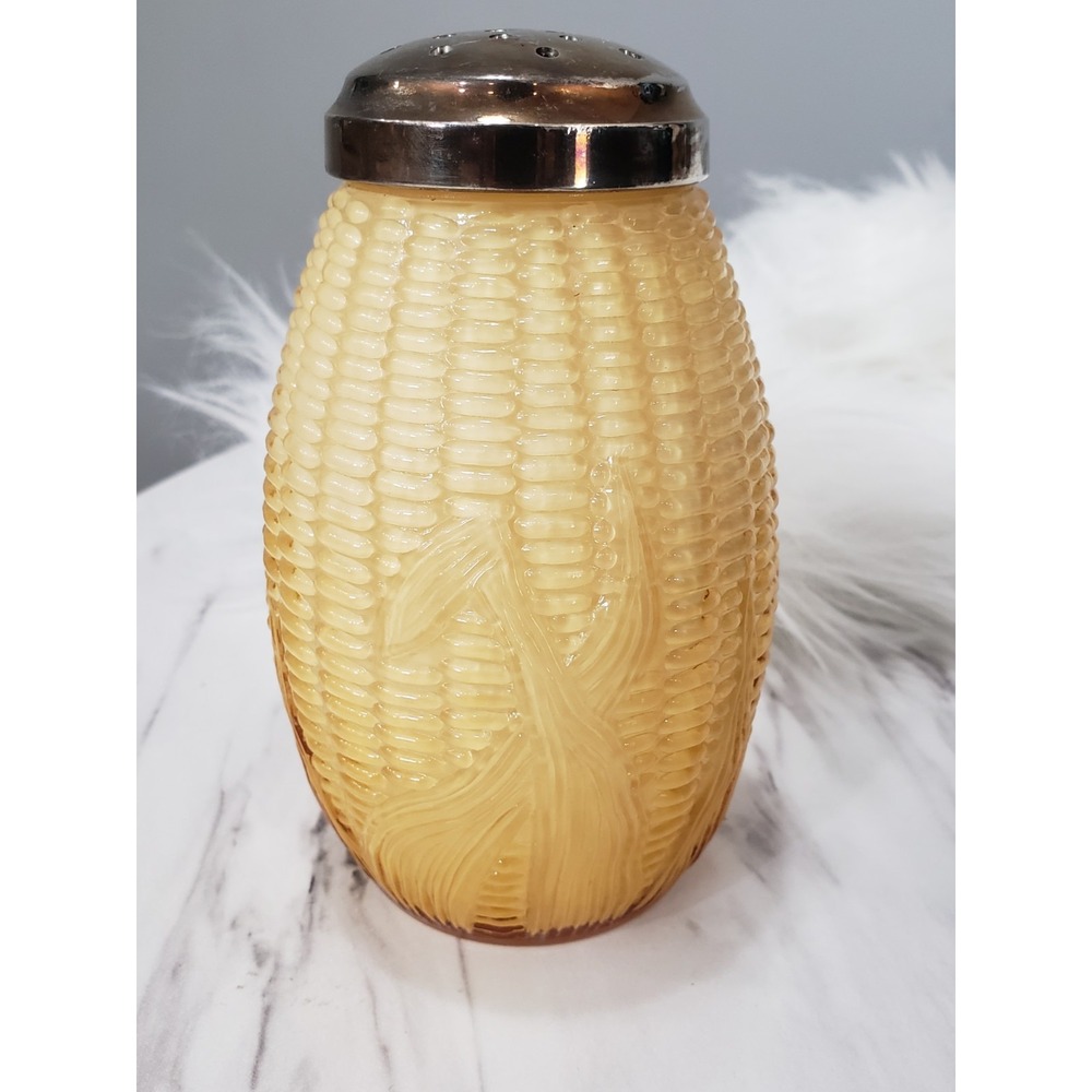 Vintage Fenton for L.G. Wright Light Yellow Corn Maize Glass Sugar Shaker